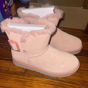 Pink Ugg short boots